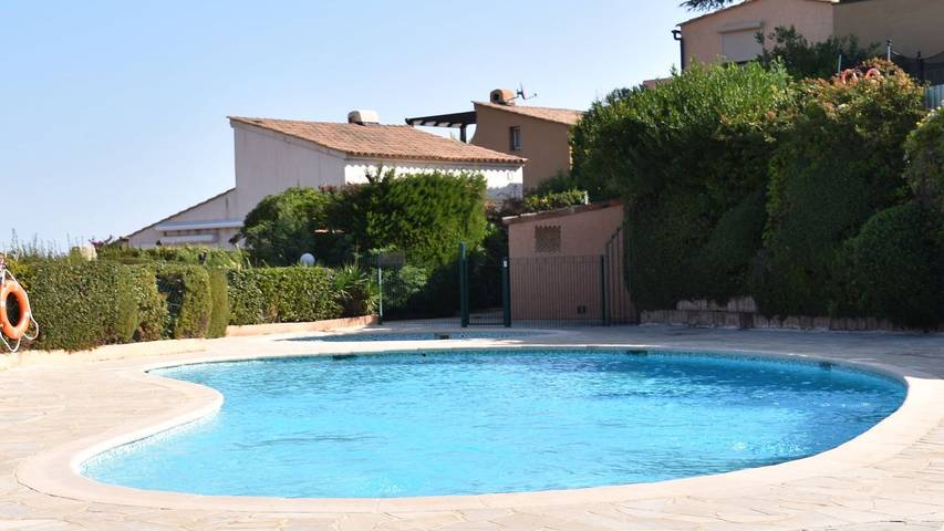 Ferienhaus für 6 Personen, mit Pool und Terrasse sowie Garten in Théoule-sur-Mer