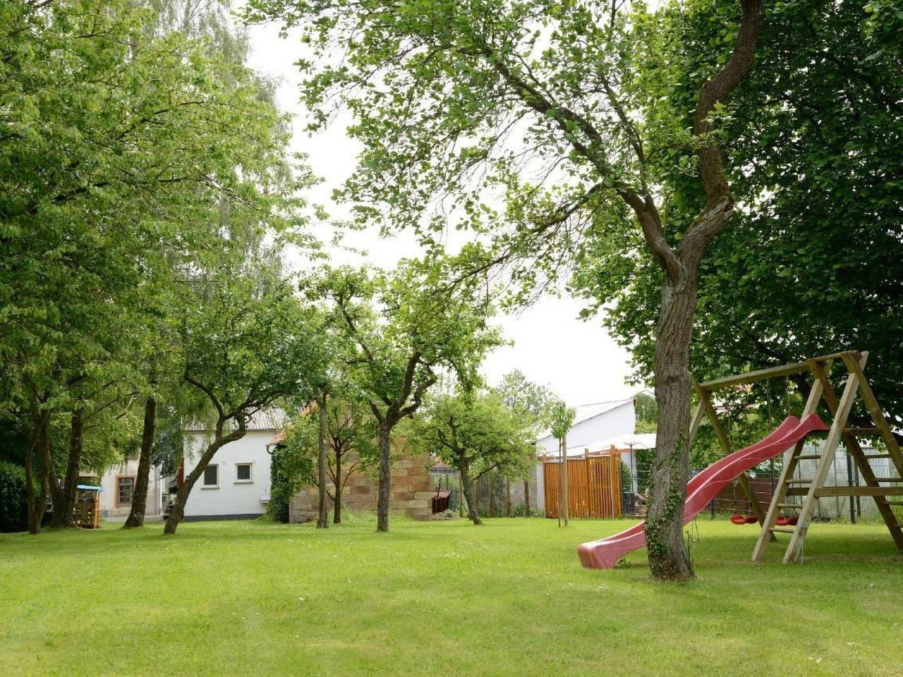 Ruhiges Ferienhaus in Lommersdorf mit Garten in Blankenheim, Naturpark Hohes Venn-Eifel
