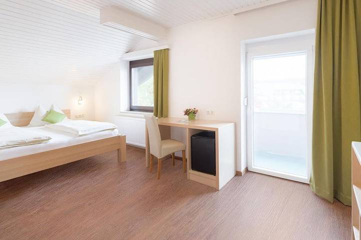 Ferienhaus für 2 Personen, mit Garten und Pool sowie Terrasse und Sauna
