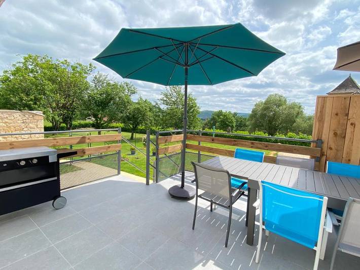 Location de vacances pour 8 personnes, avec piscine ainsi que vue et jardin à Prayssac - 4