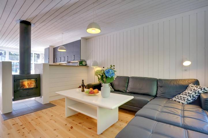 Beautiful home in Væggerløse w/ Wifi and 2 Bedrooms in Væggerløse, Schwedische Ostsee