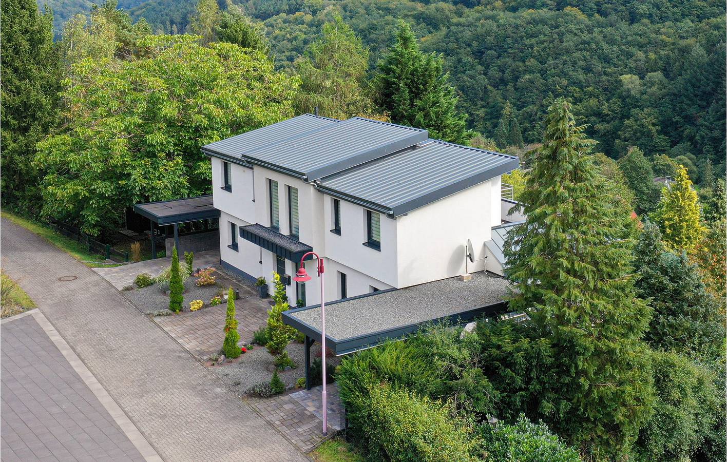 Moderne Wohnung mit Parkplatz, Terrasse & Garten bei Flußbach in Bernkastel-Kues & Umgebung