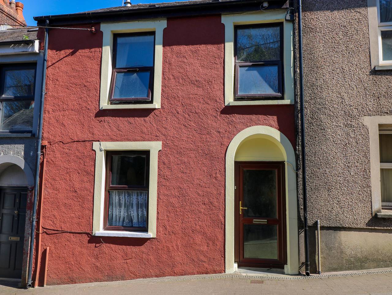 Ty Coch y Castell in Pembroke, Pembrokeshire