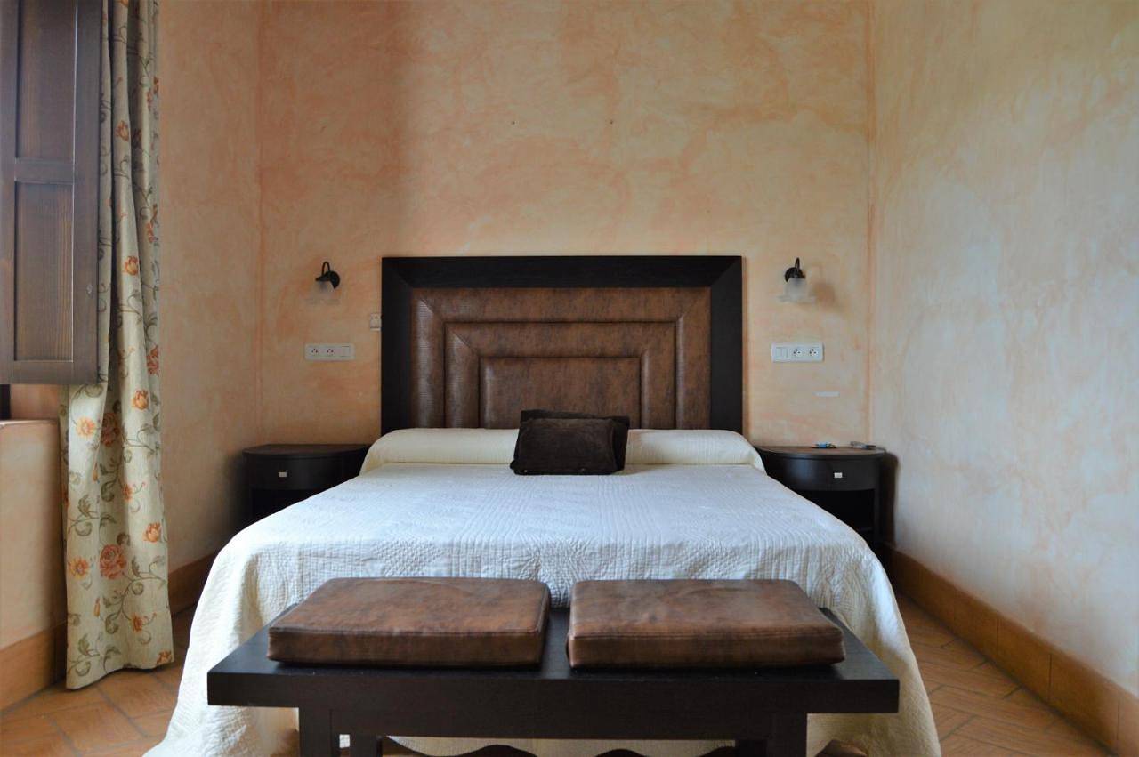 Apartamentos Turísticos - Hostal Los Alisos in Cáceres, Provincia de Cáceres