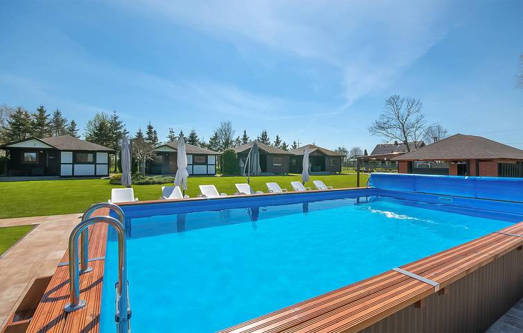 Ferienhaus für 4 Personen mit Whirlpool in Powiat Sławieński