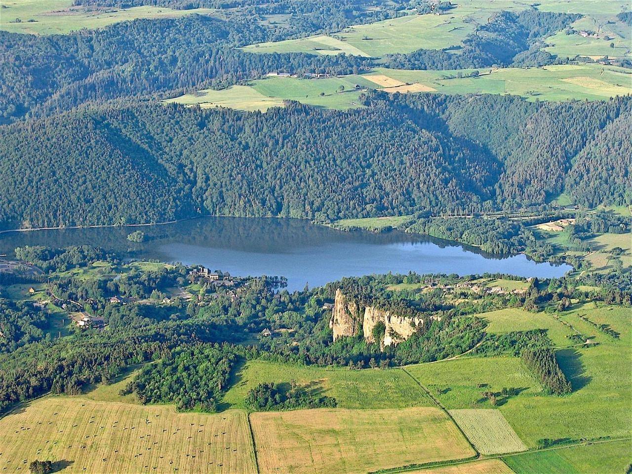 Two-Bedroom House in Chambon-sur-Lac, Parc naturel régional des Volcans d'Auvergne