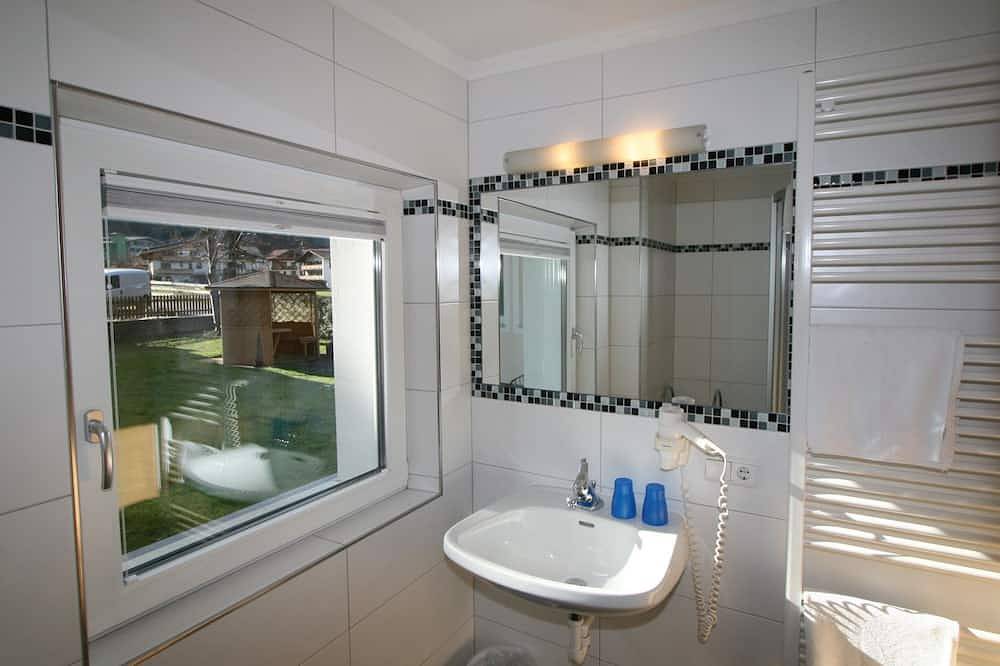 Ganze Wohnung, Wegscheider by Interhome in Mayrhofen, Zillertaler Alpen