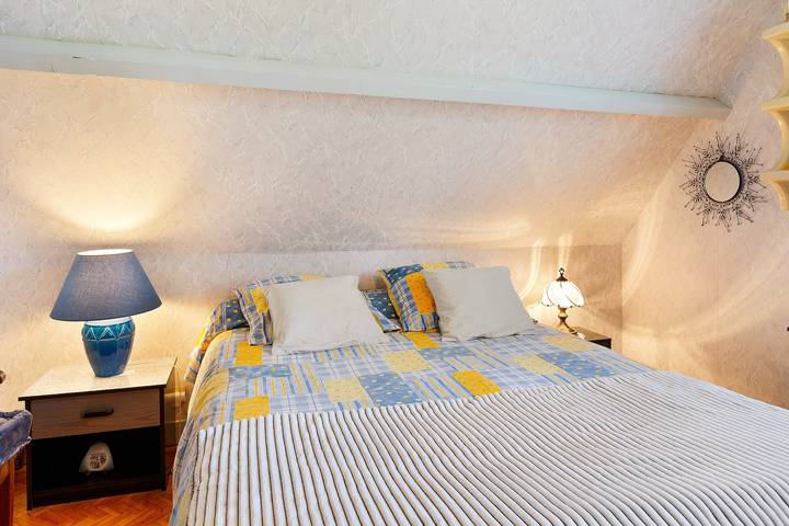 Chambre d’hôtes 'Chambre Bleuet' avec terrasse partagée, jardin partagé et Wi-Fi in Reux, Région de Lisieux
