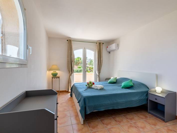 Location de vacances pour 8 personnes, avec jardin dans Saint-Aygulf - 4