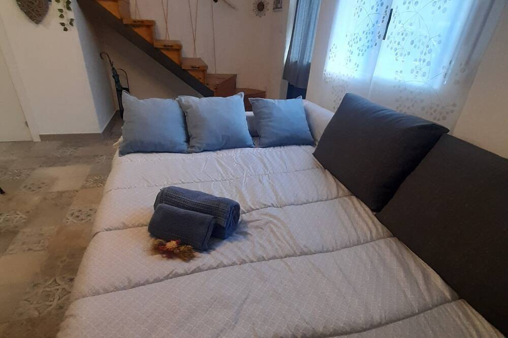 Acogedora casita de pueblo en plena naturaleza. Candeleda-Avila-Sierra de Gredos in Candeleda, Valle del Tiétar