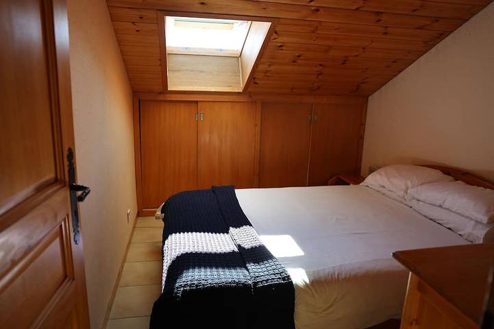 Apartamento entero, Luxury Chalet Style Loft • Steps to the Morillon Gondola • Sleeps 10 in Station de Morillon, Grand Massif