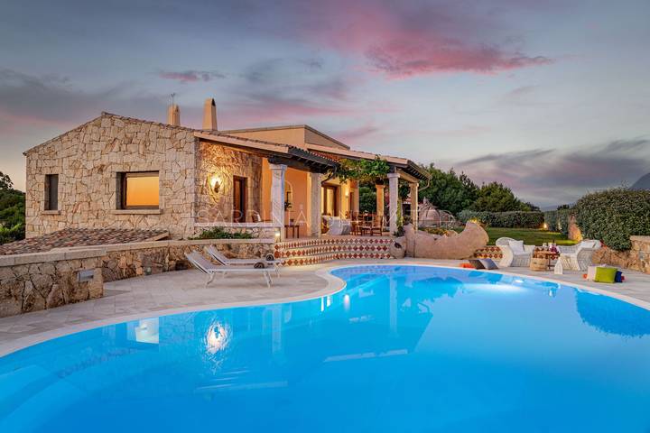 Villa for 10 people, with garden in San Teodoro