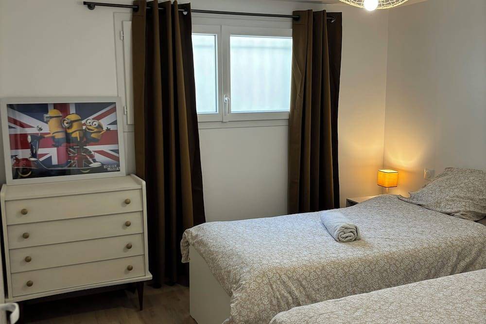Appartement entier, 🌿 Gîte cosy au calme avec terrasse – Plage & commerces à pied – Parking privé in Meschers-sur-Gironde, Région de Rochefort