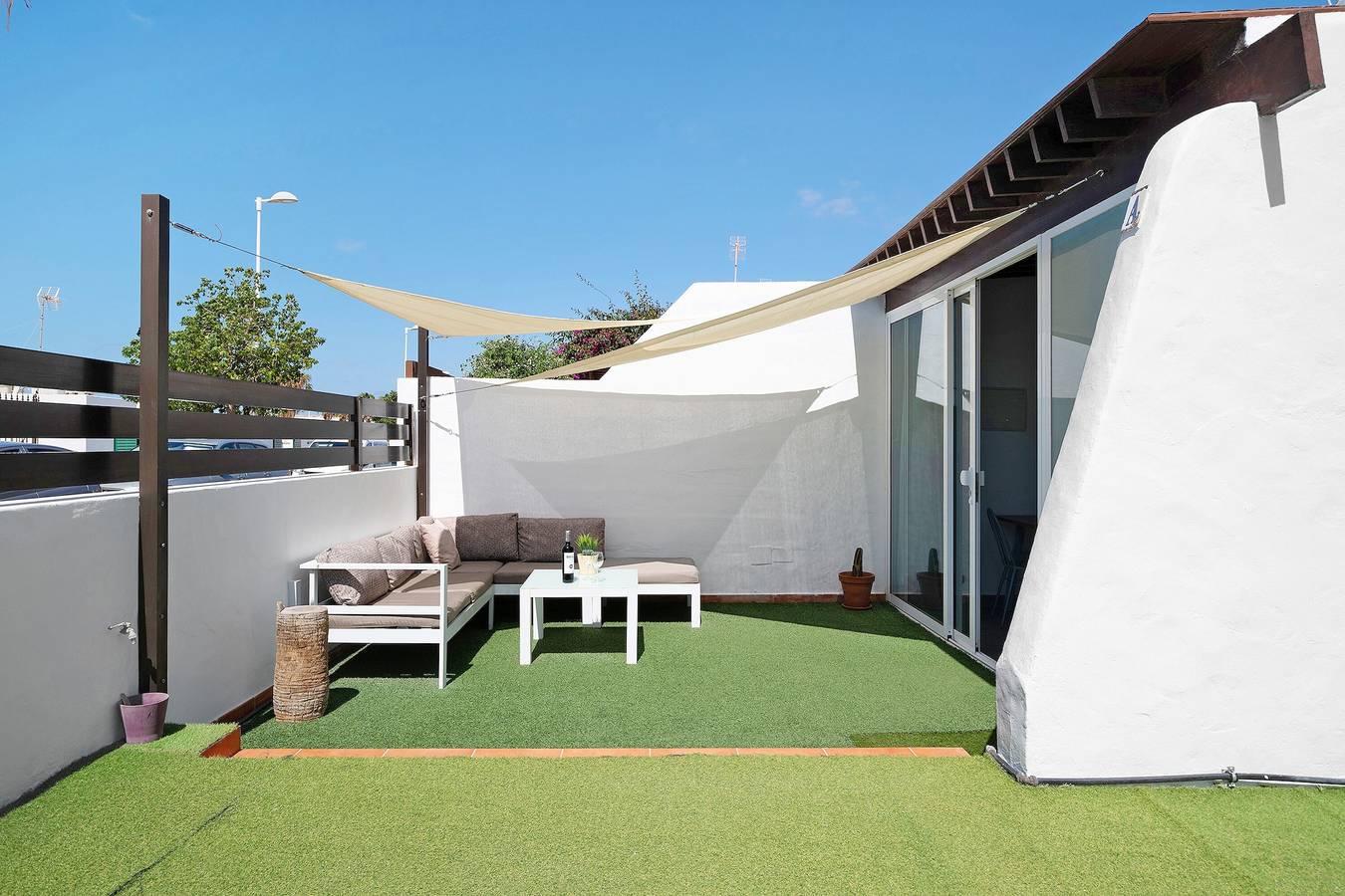 Estudio entero, Estudio "Dannamar" cerca de la playa con terraza privada y Wi-Fi in Puerto del Carmen, Tías