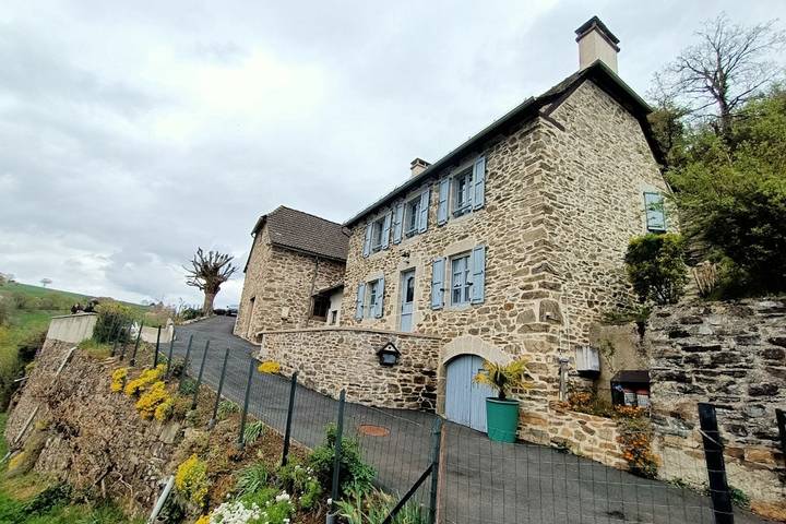 Gîte pour 4 personnes, avec terrasse et jardin, animaux acceptés - 1