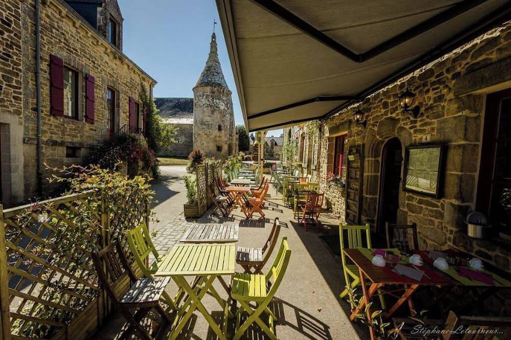 Le Guerno in Le Guerno, Côte des Mégalithes