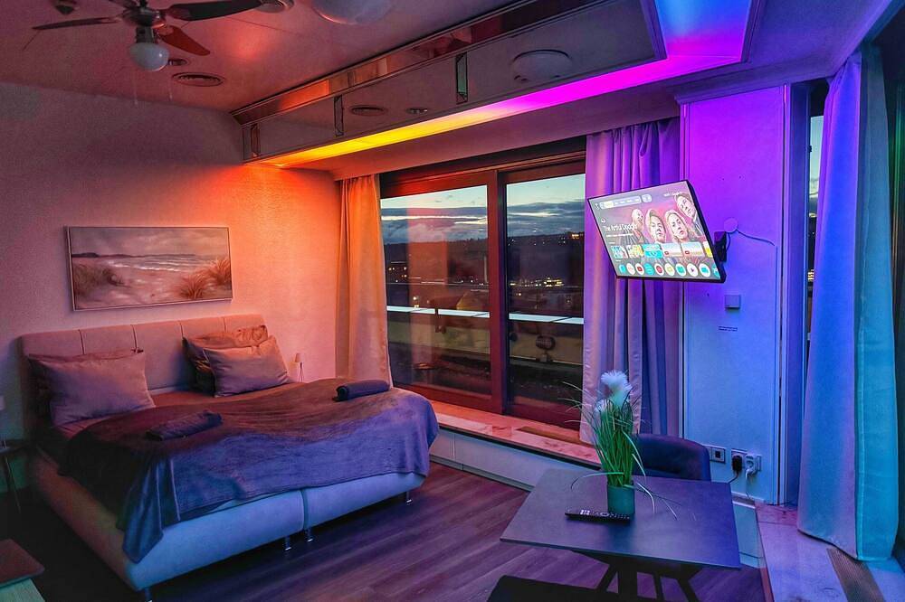 Ganze Wohnung, Penthouse Suite mit Goldstadtblick in Pforzheim, Nordschwarzwald