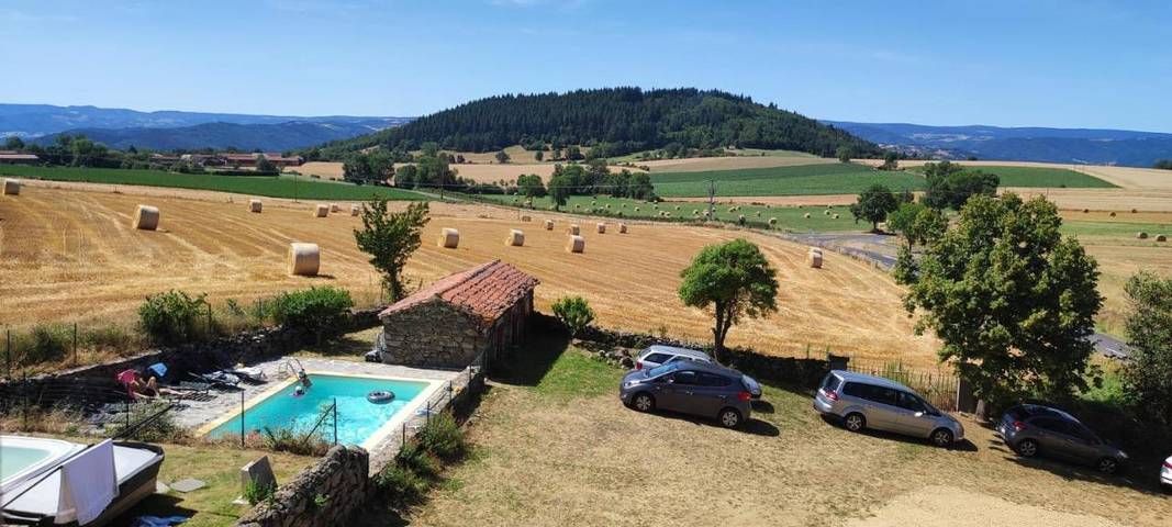 Location de vacances pour 26 personnes, avec piscine ainsi que vue et jardin, animaux acceptés à Saint-Privat-du-Dragon - 4