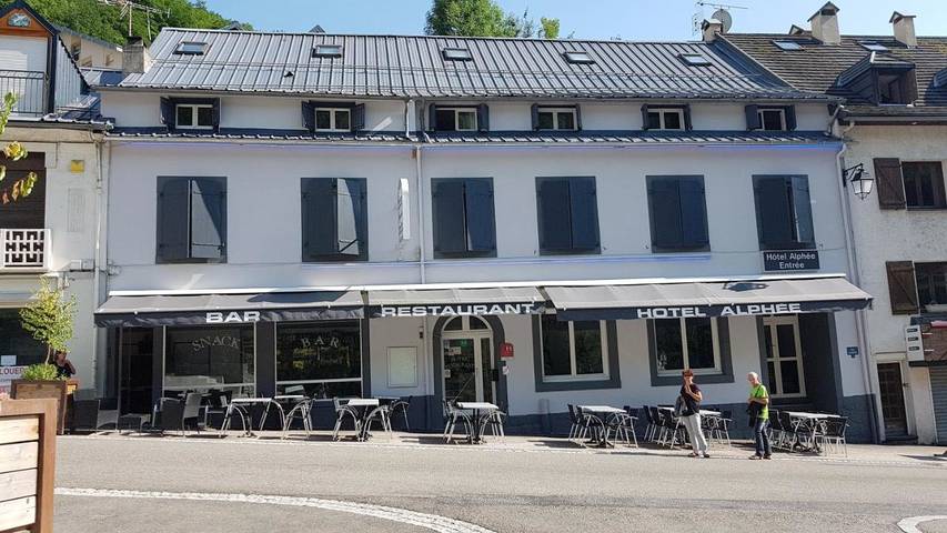 Hôtel, avec Terrasse ainsi que Jardin et Vue