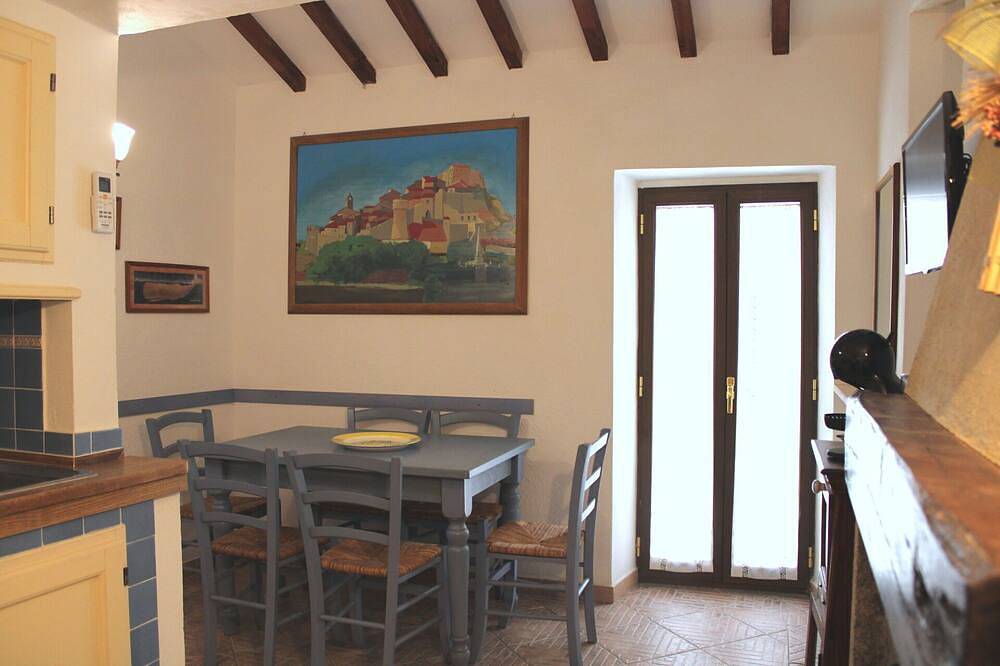 Appartamento intero, Appartamento a Giglio Castello con 2 camere da letto e 5 posti letto in Isola del Giglio