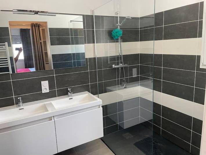 Location de vacances pour 8 personnes, avec jardin ainsi que vue et piscine à Villefranche-de-Rouergue - 4