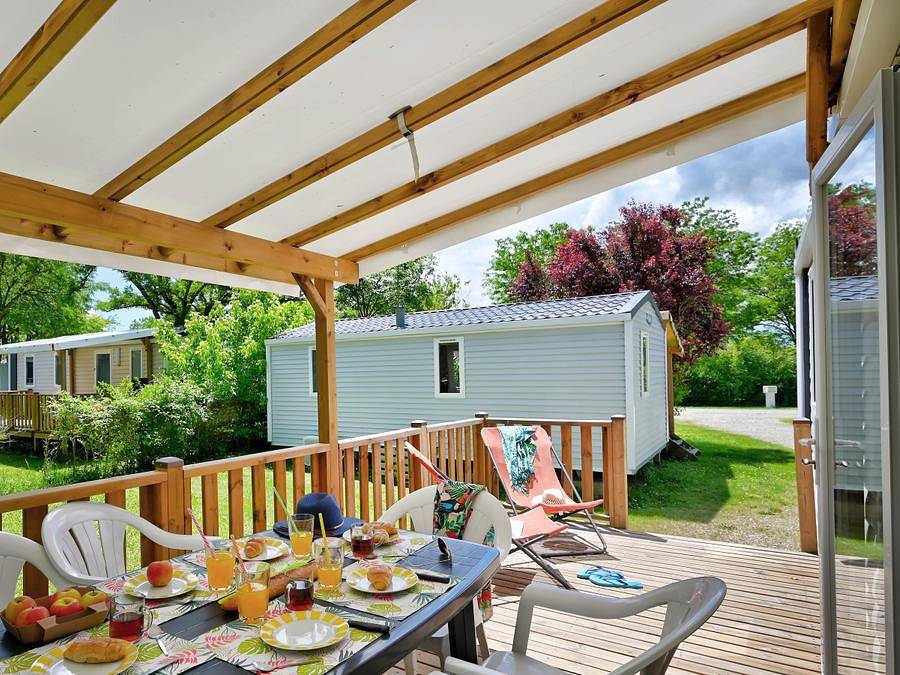 Camping Le Château - Mobilheim 6 personen - Mobilheim Confort 29m² 3 Zimmer + überdachte Terrasse + Klimaanlage + Tv 6 Pers. in Hauterives, Valence und Umgebung