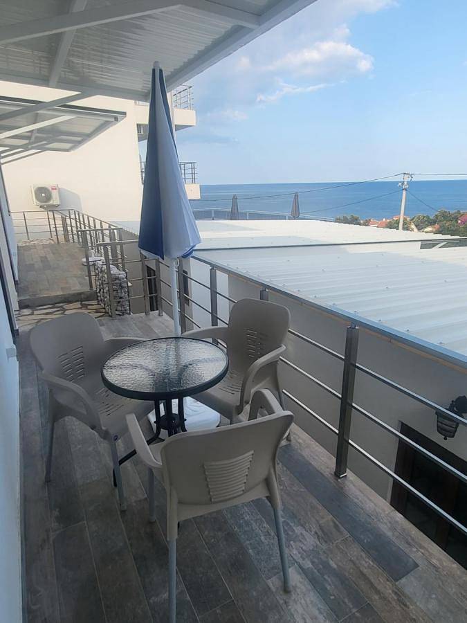 Casa vacanza per 4 persone, con terrazza e panorama nonché piscina, con animali domestici - 1