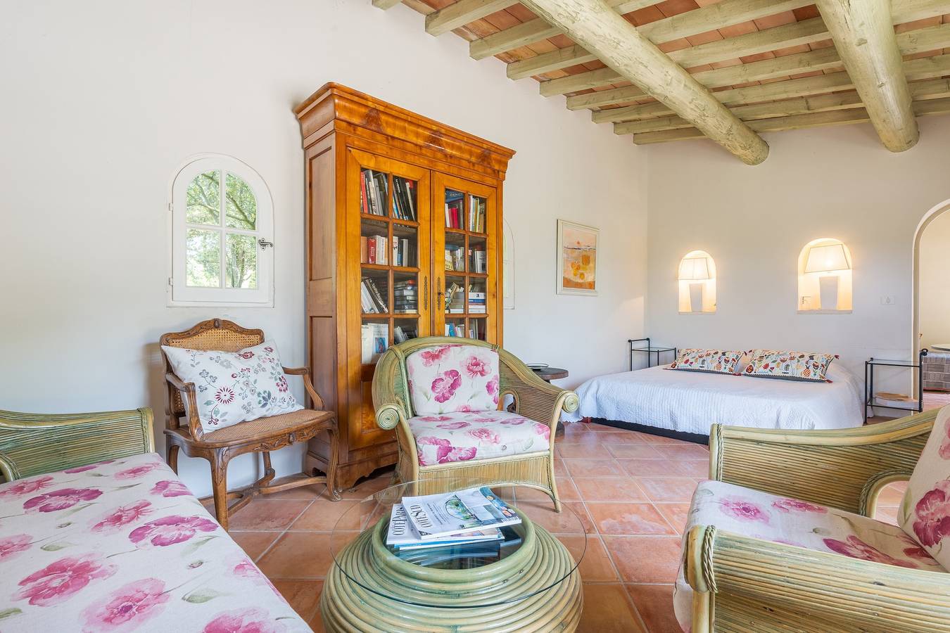 Ferienhaus 'Orangerie' mit Bergblick, Gemeinschaftsterrasse und Wlan in Bonnieux, Regionaler Naturpark Luberon