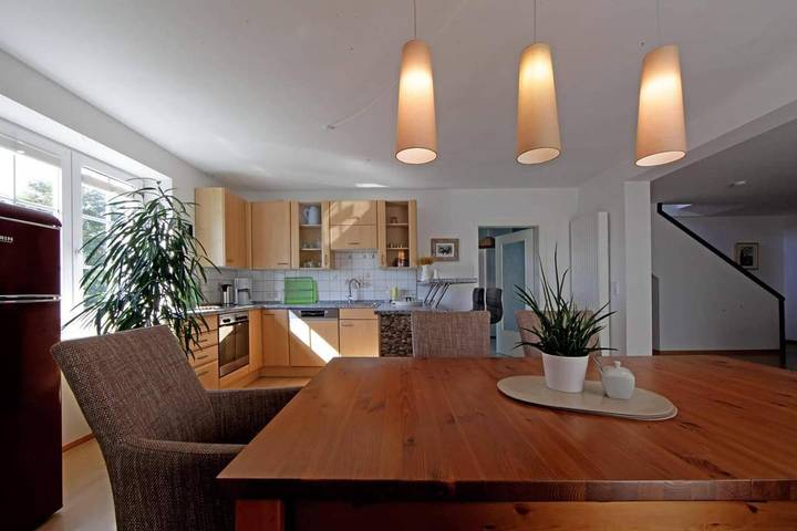 Ferienwohnung für 7 Personen, mit Balkon und Terrasse sowie Garten und Seeblick in Ludorf