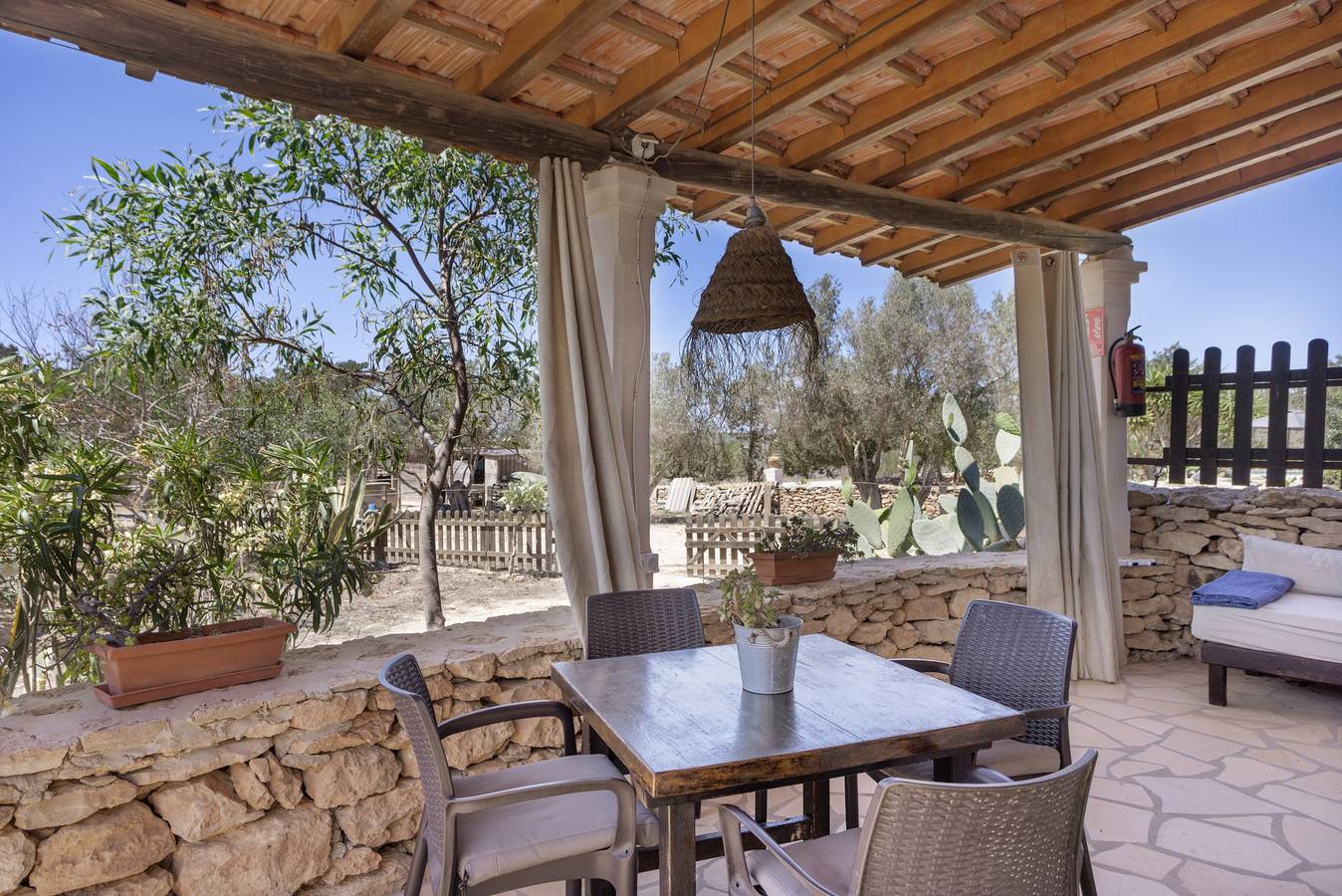 Landhaus 'Can Mussenya 2' mit privater Terrasse, Wi-Fi und Klimaanlage in Formentera, Balearen