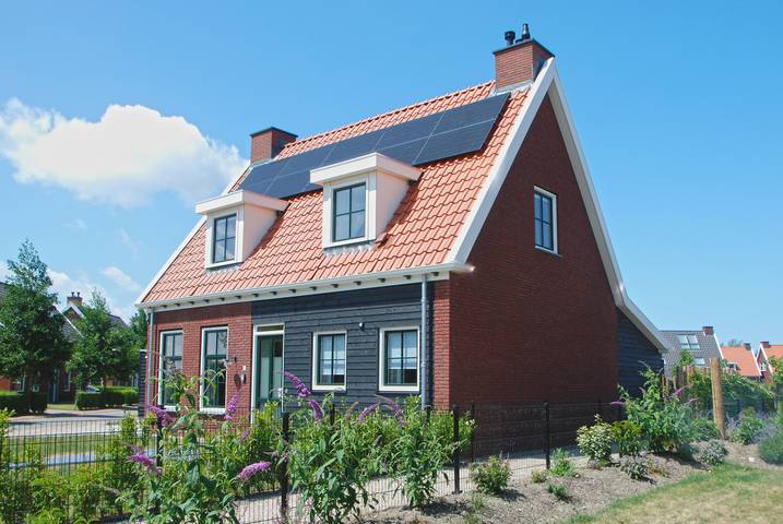 Ferienhaus für 8 Personen, mit Balkon/Terrasse und Terrasse sowie Sauna