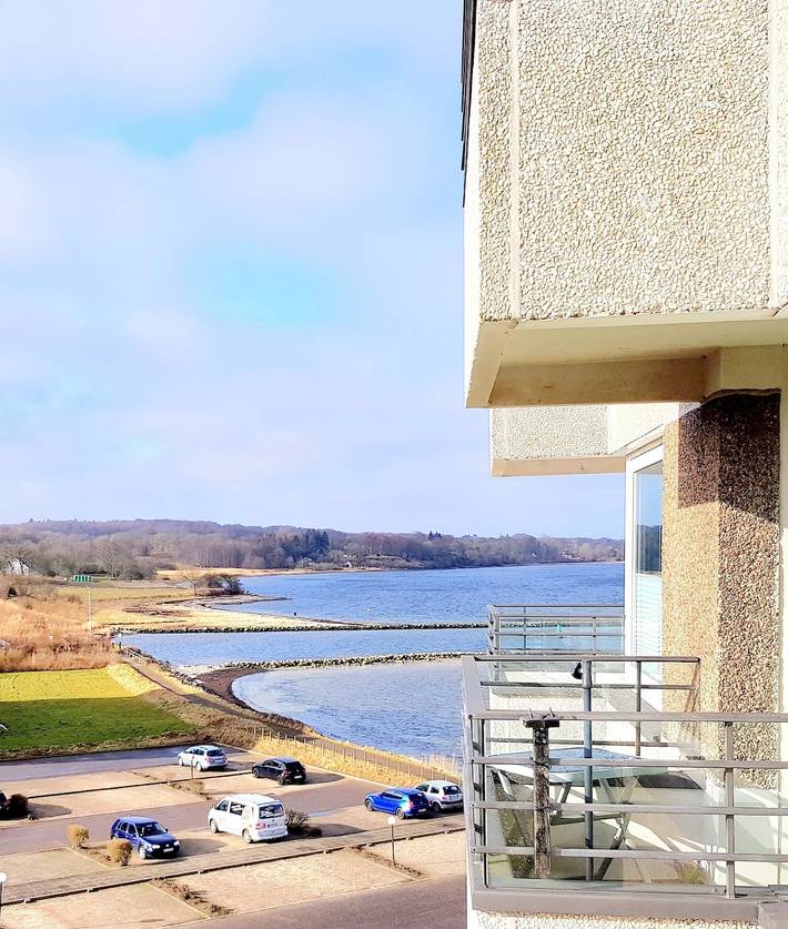 Ferienwohnung für 4 Personen, mit Seeblick und Balkon, mit Haustier in Schausende