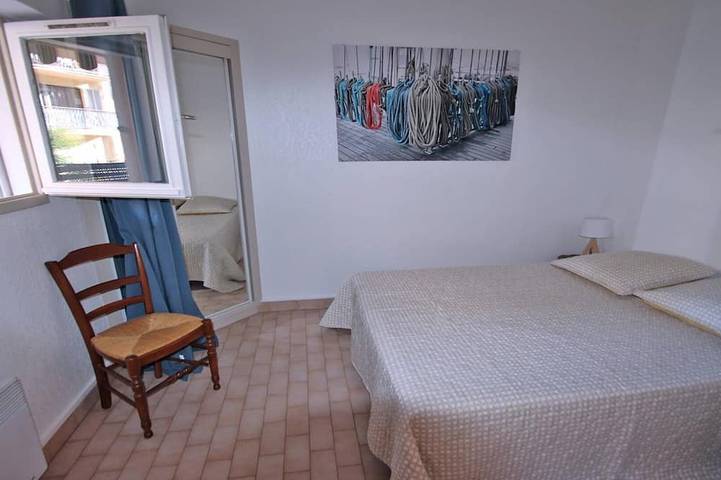Gîte pour 4 personnes, avec terrasse dans Office de Tourisme Sainte Maxime - 2
