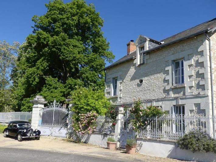 Location de vacances pour 6 personnes, avec Terrasse ainsi que Jacuzzi et Jardin à La Roche-Rigault