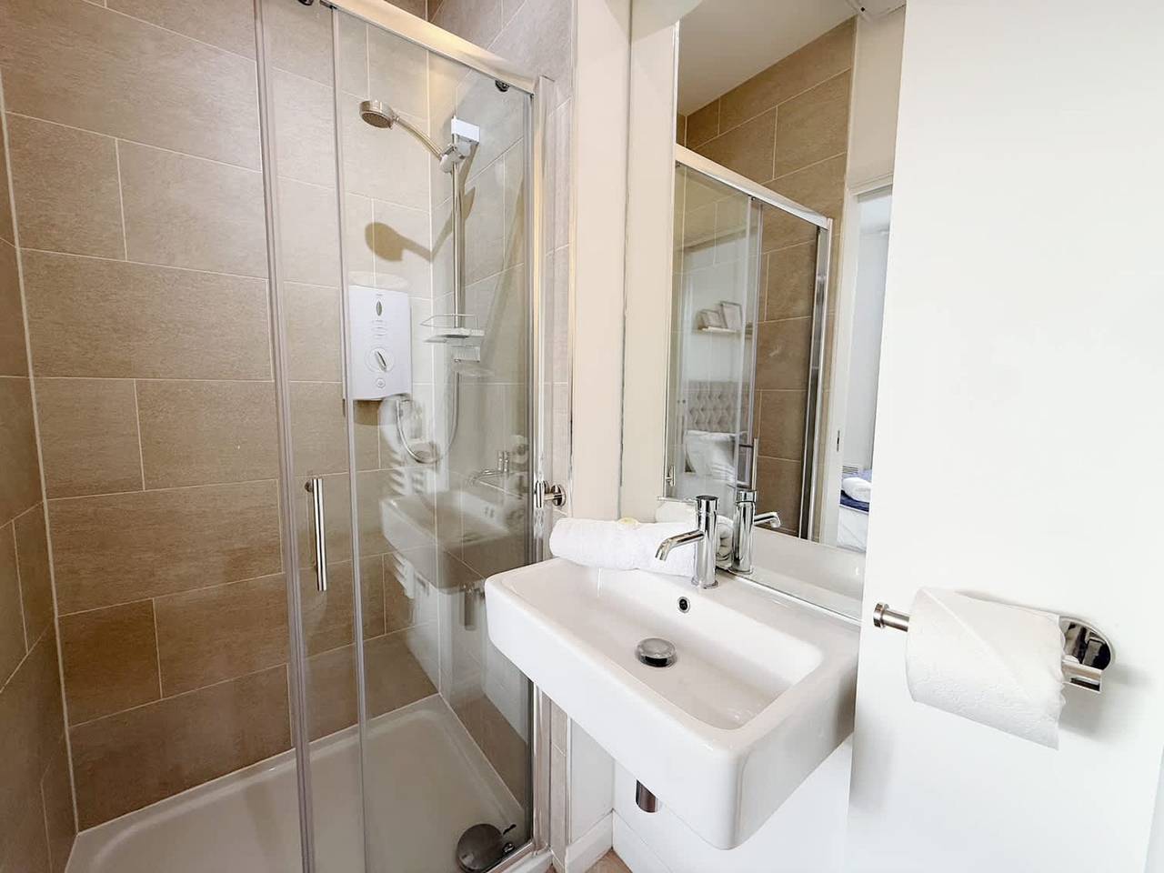 Entire apartment, Alma Vale Apartments 4 - Hopewell in Bristol, South West England
