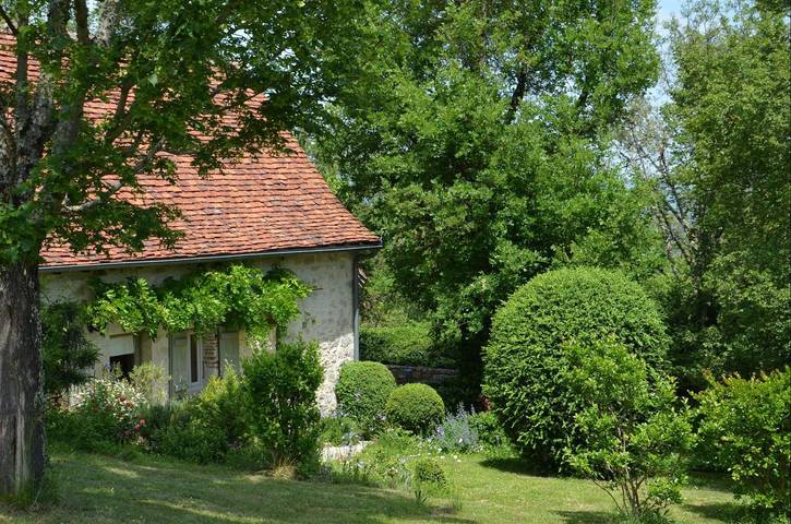 Gîte pour 2 personnes, avec terrasse ainsi que piscine et jardin à Saint-Denis-lès-Martel - 2