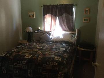 Log Cabin for 4 Guests in Lake Almanor, Plumas County, Picture 4