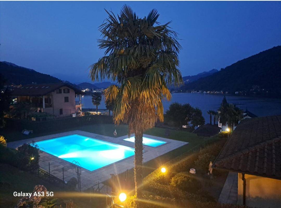 Ina in Lavena Ponte Tresa, Luganer See (Lombardei)