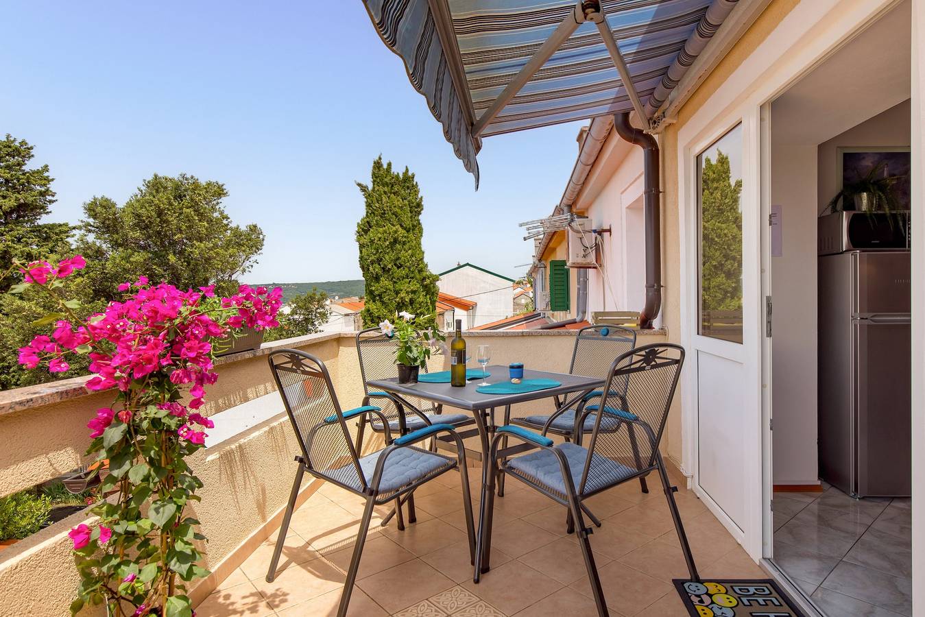 Ganze Wohnung, Studio Appartement mit Terrasse und Meerblick Punat, Krk -a in Punat, Krk