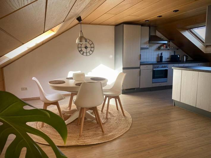 Ferienwohnung für 4 Personen, mit Whirlpool und Terrasse sowie Garten und Ausblick in Emmerich