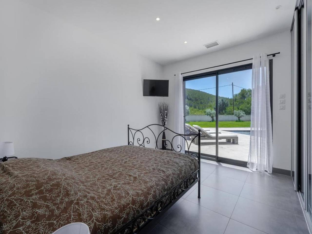 Wunderschöne Villa in Cuges les Pins in Cuges-les-Pins, Marseille und Umgebung