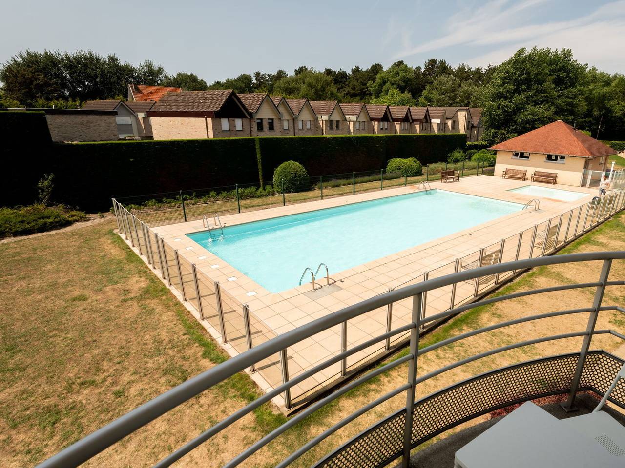 Apartamento entero, De Haan 280 - Green Garden Q17 - 203 with Shared Pool 280.12 in De Haan, Costa de Bélgica