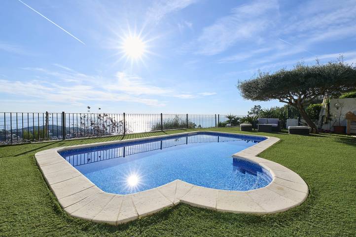 Villa pour 10 personnes, avec terrasse ainsi que jardin et vue à Lloret de Mar