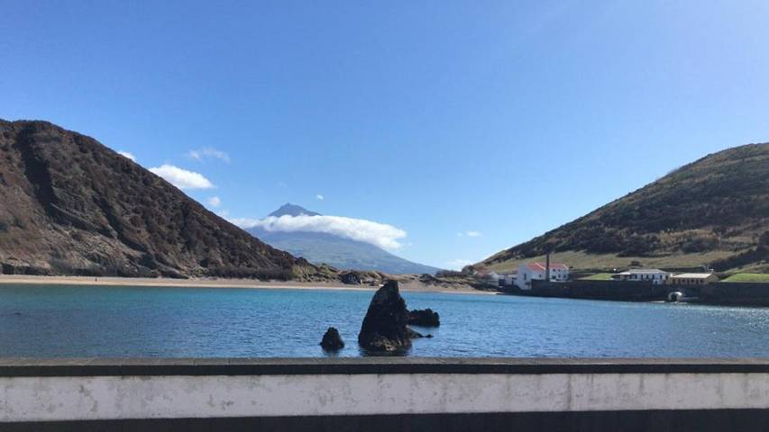 Location de vacances pour 6 personnes, avec vue et jardin à Horta - 4