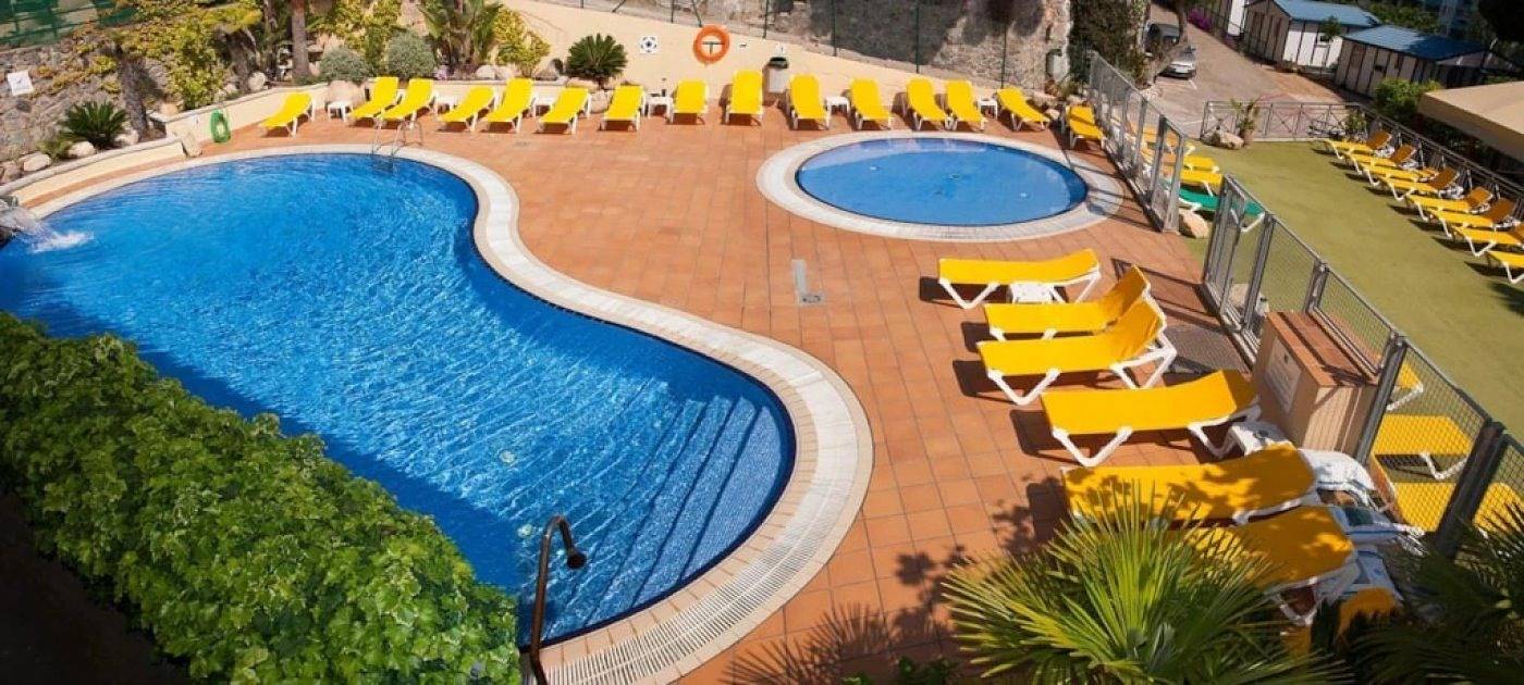 Camping 3 étoiles - Piscine  - eecbbh in Calella, Costa del Maresme