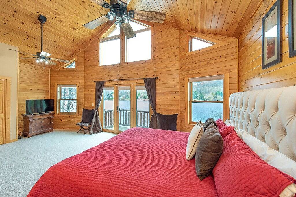 Stadthaus am See mit Whirlpool, kostenlosem Wlan und Panoramablick! in McHenry, Deep Creek Lake