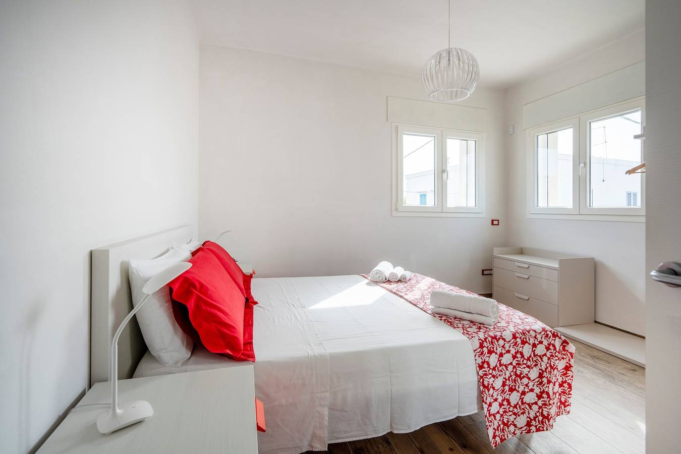 Appartement entier, Appartement de vacances "Gufo Di Mare - Rosso" avec vue sur la mer et terrasse privée in Savelletri, Fasano