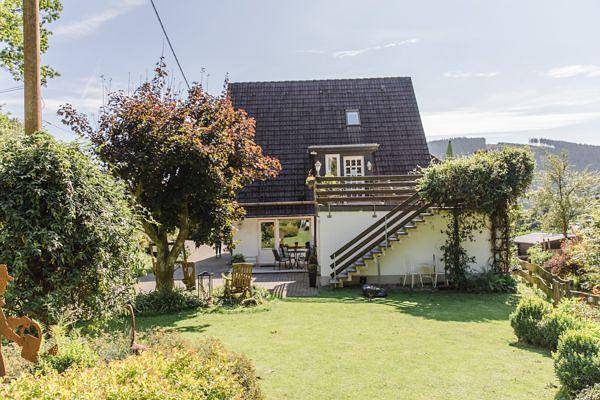Ferienwohnung für 5 Personen, mit Balkon und Terrasse sowie Garten