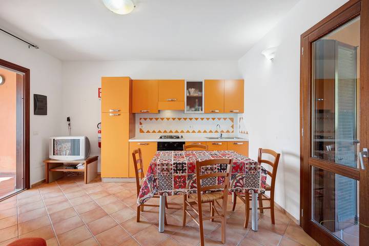 Entire apartment, Apartment 'Lu Sulianu- T2' with Private Terrace, Private Garden and Air Conditioning in Porto Ottiolu, Budoni