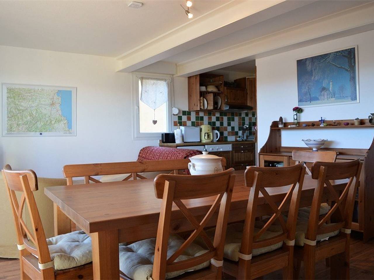 Entire apartment, Spacious T4 apartment in Les Angles with parking in Les Angles, Prades region